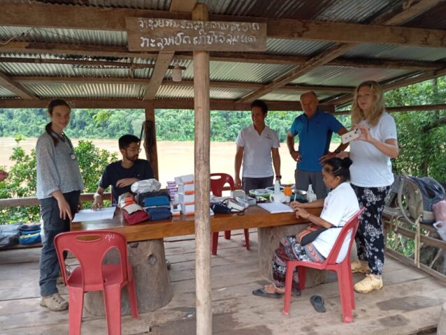 Les médecins s'installent