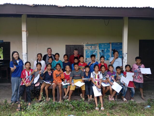 Atelier dans une école du village