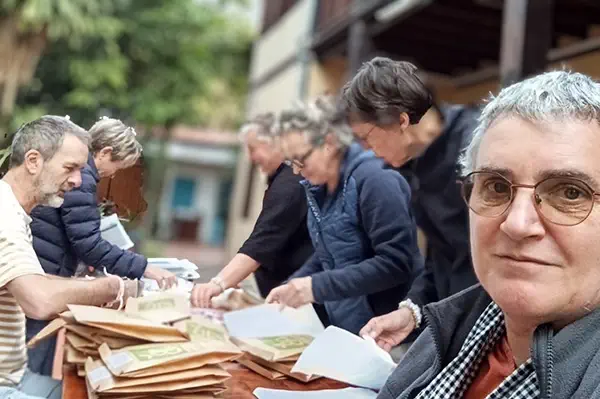 Equipe association enfants laos